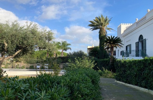 Marsala Villa | Experience Scent Stella: Relax by the Pool & Enjoy Breakfast
