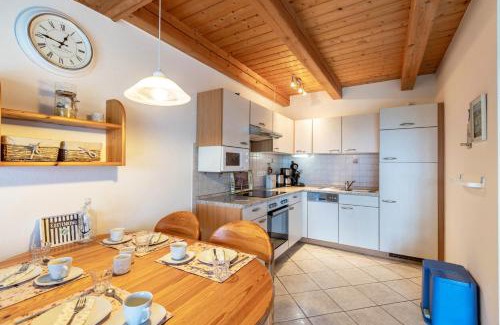Westerhever Apartment | Comfortable Family Retreat at Schäferhof Dircks Fewo 2