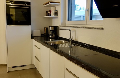 Kressbronn Apartment | Stylish 2-Room Apartment in Kressbronn with Spa Access