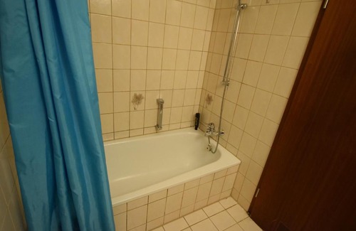 Birkach-Nord Apartment | Comfortable 2-Room Getaway with Child-Friendly Amenities