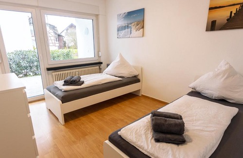 Busingen am Hochrhein Apartment | Cozy 3-Room Apartment with Free Wi-Fi in Prime Location