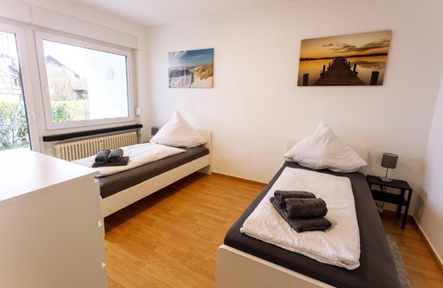 Busingen am Hochrhein Apartment | Cozy 3-Room Apartment with Free Wi-Fi in Prime Location
