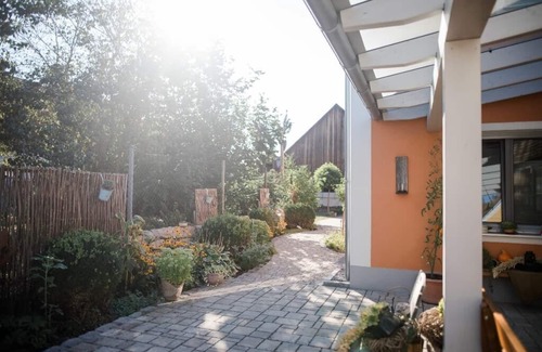Burglengenfeld Apartment | Spacious 90m2 Apartment with Balcony & Breakfast Included