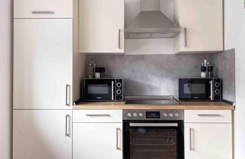 Munster Apartment | Inviting Apartments with Private Parking & Full Kitchen