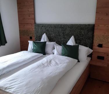 Riezlern Apartment | Stunning Schöne Aussicht: Family-Friendly with Top Ratings