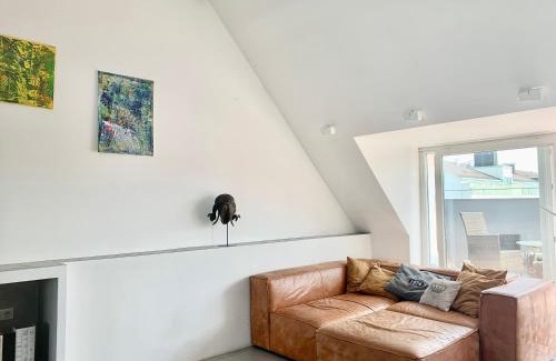 Moosach Apartment | Inviting Rooftop Maisonette with Pet-Friendly Amenities