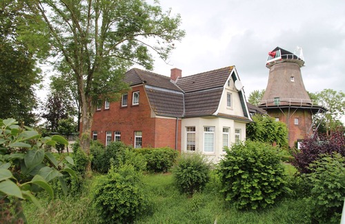 Uttum Apartment | Cozy Retreat for One at Müllerhaus Uttum - 10/10 Rated
