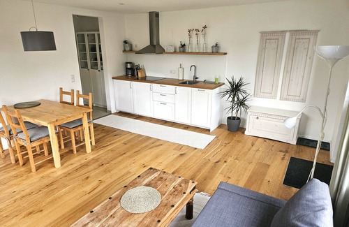 Radolfzell am Bodensee Apartment | Cozy Farmhouse Retreat with Ocean View and Garden Access