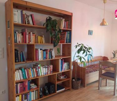 Lend Apartment | Bright Apartment with Whirlpool Bath - Rated 9.4/10