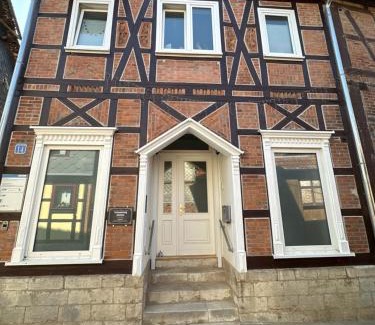 Helbedundorf Apartment | Cozy Studio with Kitchen and Fireplace in Holzthaleben