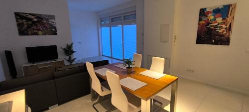 Pforzheim Apartment | Peaceful 4-Person Apartment in Central Location with Garage