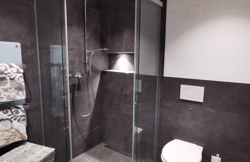 Bilten Apartment | Inviting Stay with Spectacular Views of Glarner Mountains