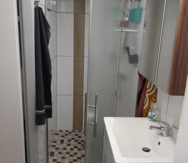 Holzhausen Apartment | Cozy Retreat at Bauernhof - Pet & Child Friendly Stay