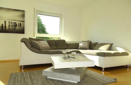 Rudersberg Apartment | Ideal Central Apartment for 6 with Free Wi-Fi & Kitchen