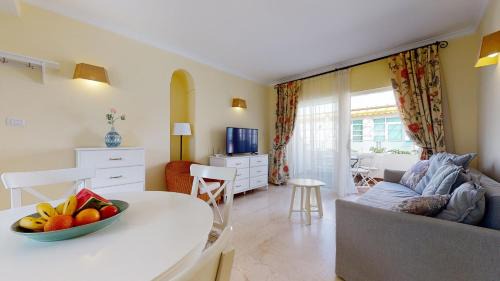 Playa de Mogan Apartment | Oceanfront Retreat with Stunning Views and Free Wi-Fi