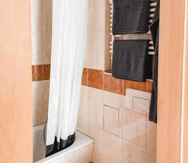 Hilbersdorf Apartment | Cozy Retreat with Terrace, Parking & Wi-Fi for Families