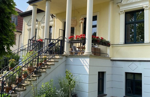 Oberhavel Apartment | Cozy Retreat Near Berlin in Historic Villa with Breakfast