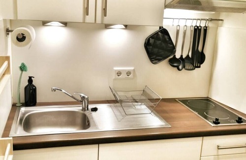 Stuhlinger Old Town Apartment | Beautiful Apartment in Central Location with Great Amenities