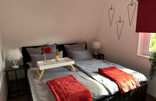 Lichtenberg House | Inviting Holiday Home, 400m to the Lake - Pet Friendly Retreat