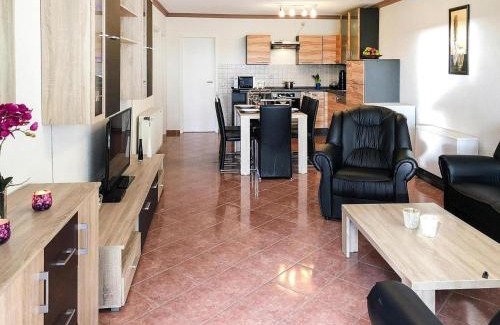 Sommersdorf House | Family-Friendly Apartments by Kummerower See, Sommersdorf