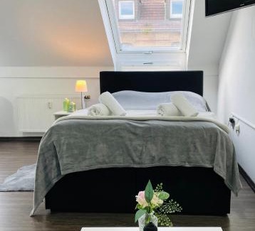 Nord-Holland Apartment | Central Apartment with Garage: Family-Friendly Relaxation