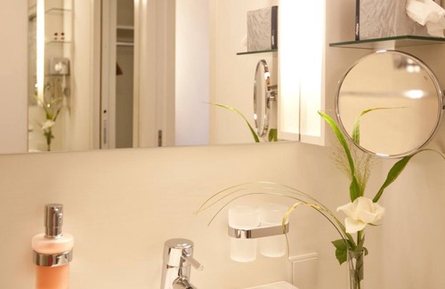 Geras Hotel | Discover Schüttkasten Geras: 4-Star Spa Retreat
