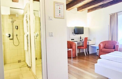 Geras Hotel | Discover Schüttkasten Geras: 4-Star Spa Retreat