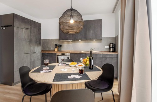 Groemitz Apartment | Top-Rated Oceanfront Escape with Free Wi-Fi and Spa