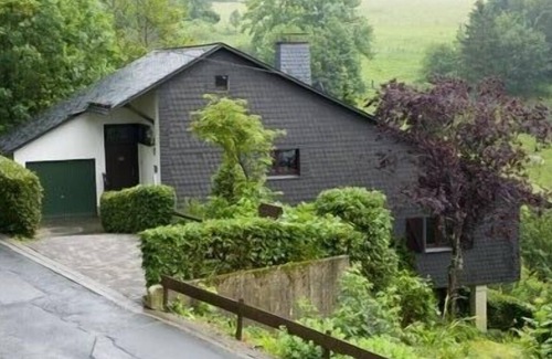 Schanze House | Tranquil Schanze Retreat with Excellent Ocean Views