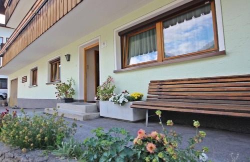 Sankt Anton am Arlberg Apartment | Relaxing Retreat at Schimpfössl Katharina with Lake Views