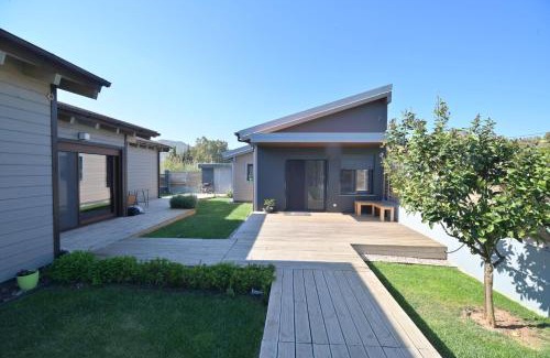 Schinias Villa | Beachfront Villa at Schinias: Ocean Views & Family-Friendly