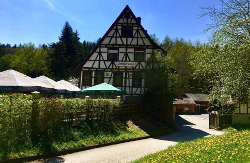 Leinfelden-Echterdingen Hotel | Discover Schlößlesmühle: Family-Friendly Retreat Awaits