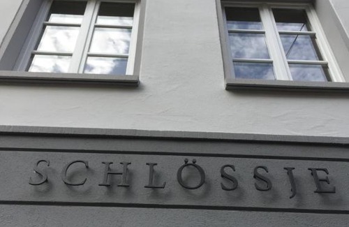 Lieser House | Pet-Friendly Retreat at Schlössje with Top Guest Ratings