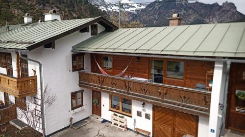 Bischofswiesen Apartment | Enchanting Stay at Schlafende Hexe - Child Friendly Retreat
