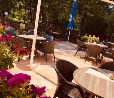 Leer Hotel | Cozy Schlafstübchen with Breakfast & Child-Friendly Perks
