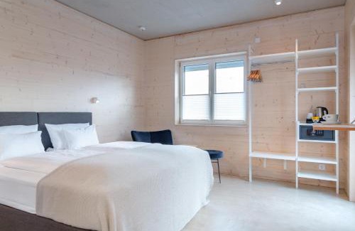Dinkelsbuehl Hotel | Welcoming Schlafzimmer: Pet-Friendly & Family-Oriented Stay