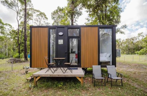 Ashby Heights House | Schlaraffenland 2 by Tiny Away