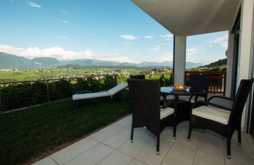 Berg/Monte Apartment | "Schlern" vacation apartment with garden, breathtaking view and organic bathing pond