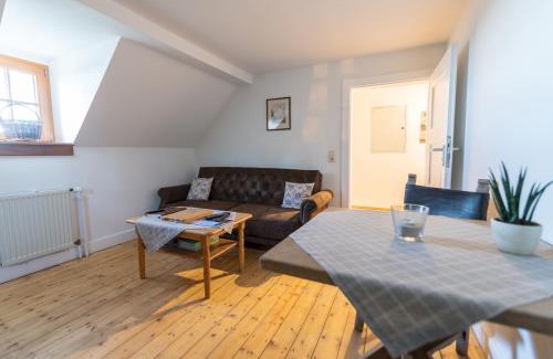 Bensheim Apartment | Cozy Schloß Auerbach Ferienwohnung | Pet-Friendly Retreat