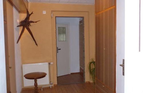 Daube Apartment | Relax at Schloßblick: Cozy Fireplace & Inviting Hot Tub