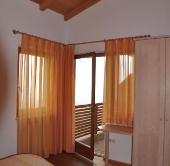 Berg/Monte Apartment | Pet-Friendly Schloss-Hof: Family-Approved and Accessible