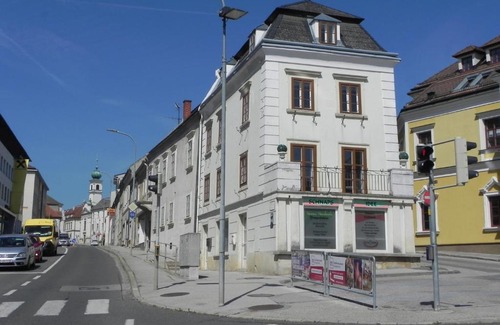 Eisenstadt Apartment | Discover Schloss-Appartements: Family-Friendly Retreat