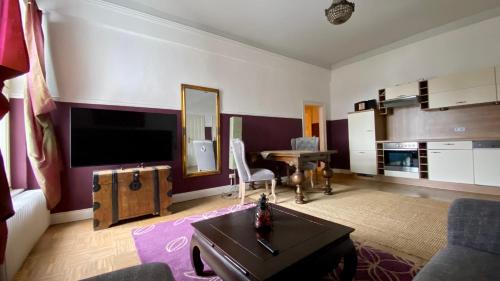 Badow Apartment | Family-Friendly Schloss Badow with Pet and Kitchen Amenities