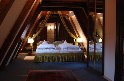 Bernried Bed & Breakfast | Family-Friendly Schloss Egg with Breakfast & Accessibility