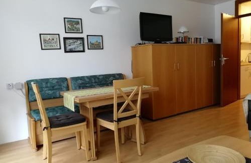 Sankt Martin bei Lofer Apartment | Pet-Friendly Escape at Schloss Grubhof Appartement