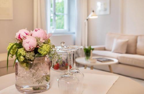 Immenstaad am Bodensee Apartment | Unforgettable Stay at Schloss Kirchberg - Apartment Fleur