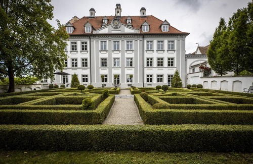 Immenstaad am Bodensee Apartment | Discover Schloss Kirchberg - Rosé: 4-Star Guest Favorite