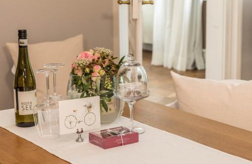 Immenstaad am Bodensee Apartment | Discover Schloss Kirchberg - Rosé: 4-Star Guest Favorite