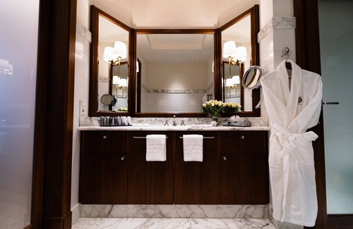 City Centre Salzburg Hotel | Experience the Elegance of Schloss Mönchstein Hotel