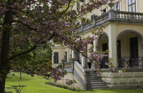 Wels Hotel | Discover Schloss Puchberg: Family & Pet-Friendly Retreat